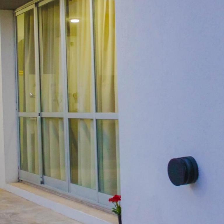 House 4 minutes from the airport - One-Bedroom House - 6