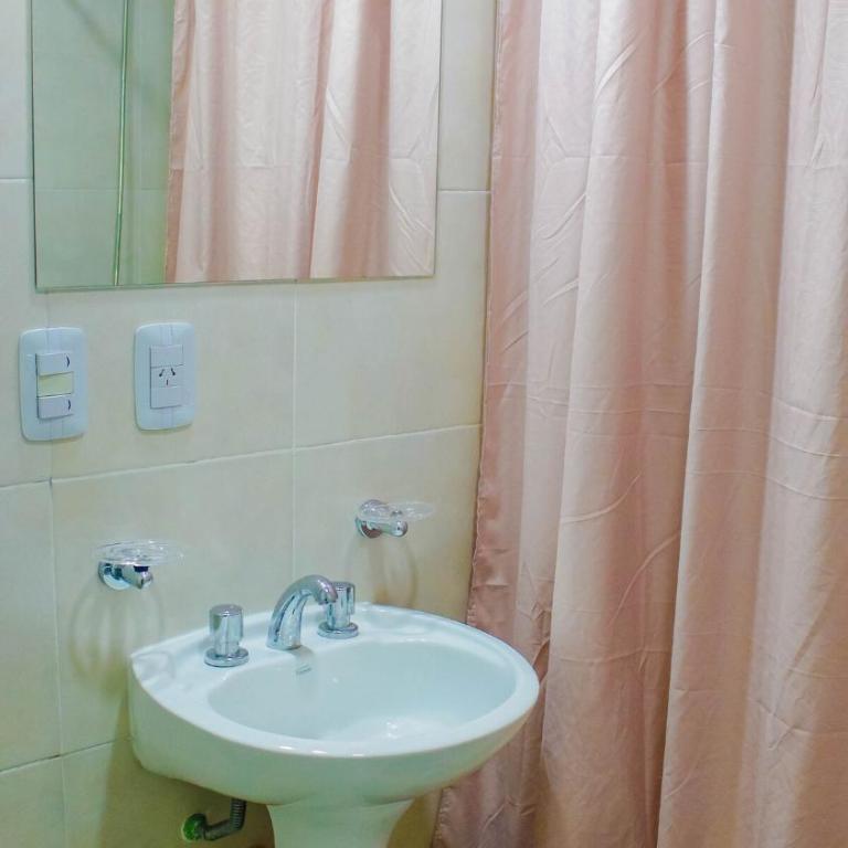 House 4 minutes from the airport - One-Bedroom House - 10