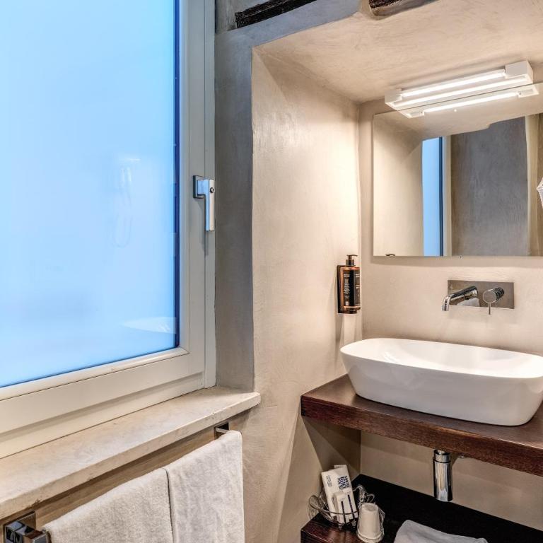 AGH Pantheon - Quadruple Room with Private Terrace 5th Floor - 13