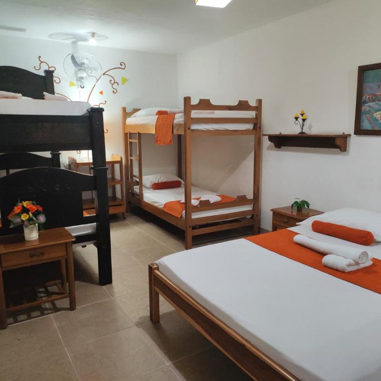 Hotel Agualuna - Habitación Familiar con baño privado - 1