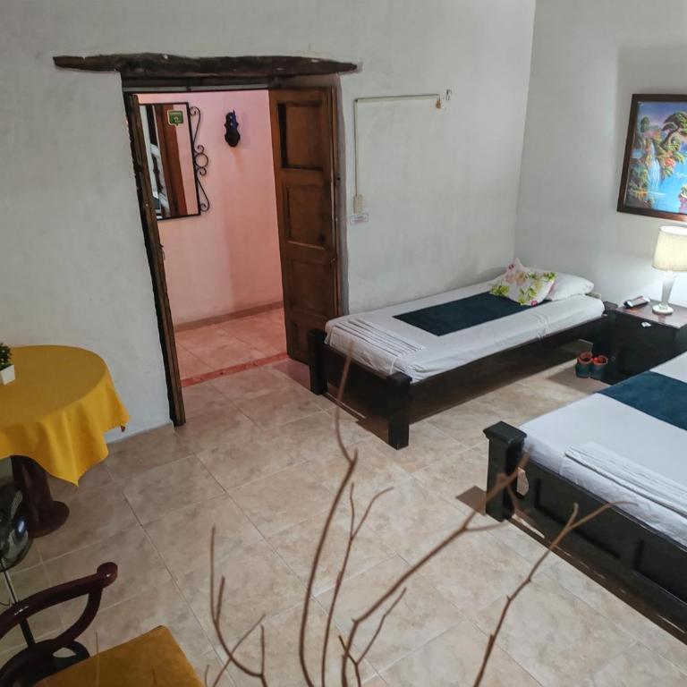 Hotel Agualuna - Habitación Triple con baño privado - 1