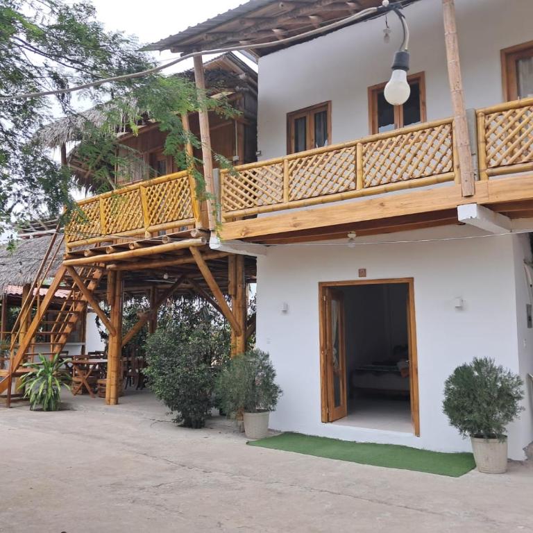 PiscinaCascolHostal - Deluxe Room (2 Adults + 1 Child) - 6