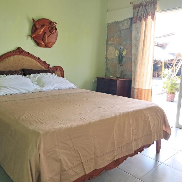 PiscinaCascolHostal - Quadruple Room - 1