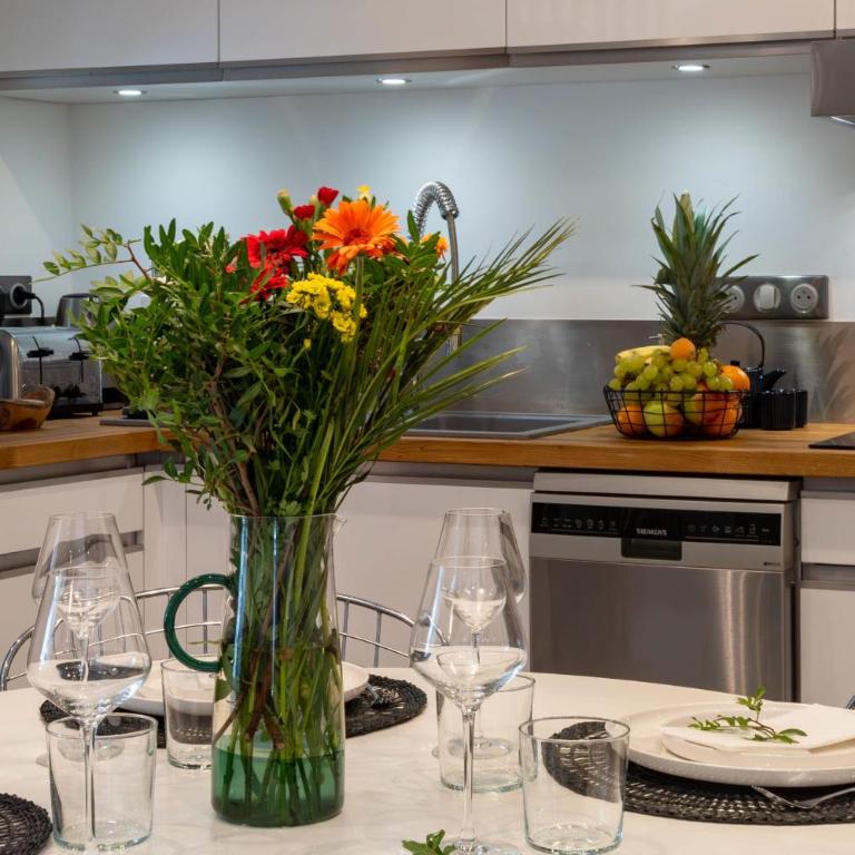 Cozy 2-Br Apartment 1 min from the Beaches - Appartement - 25