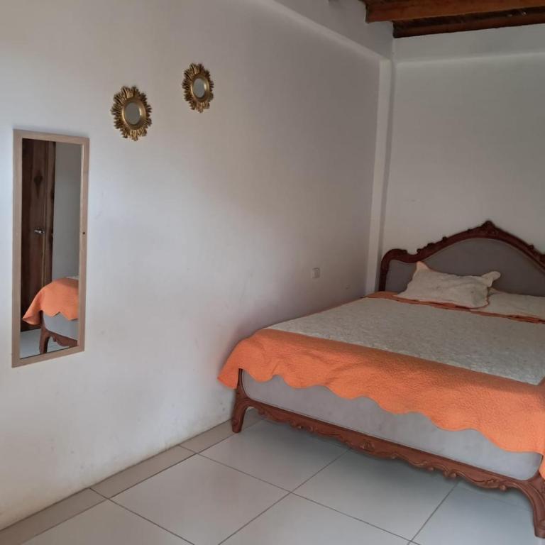 PiscinaCascolHostal - Comfort Quadruple Room - 9