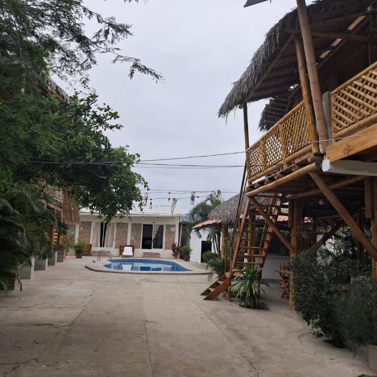 PiscinaCascolHostal - Family Room with Private Bathroom - 7