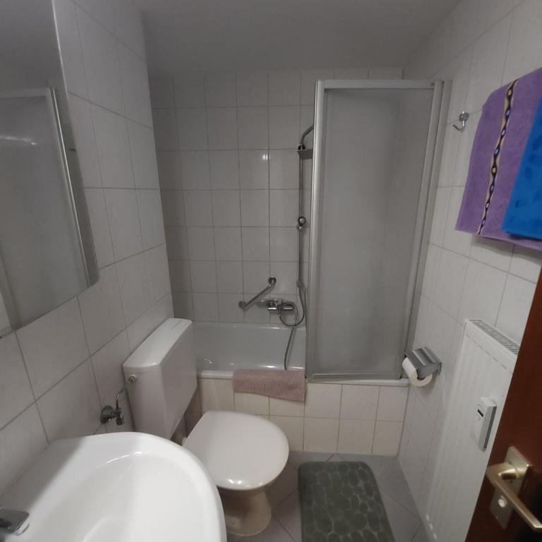 2 min tram 10 min U-train S-train close to citycenter - Apartment mit 1 Schlafzimmer - 7