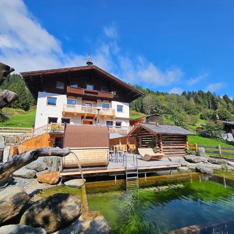 Farmhouse in Bramberg with Natural Pond - Maison de Vacances 5 Chambres - 24