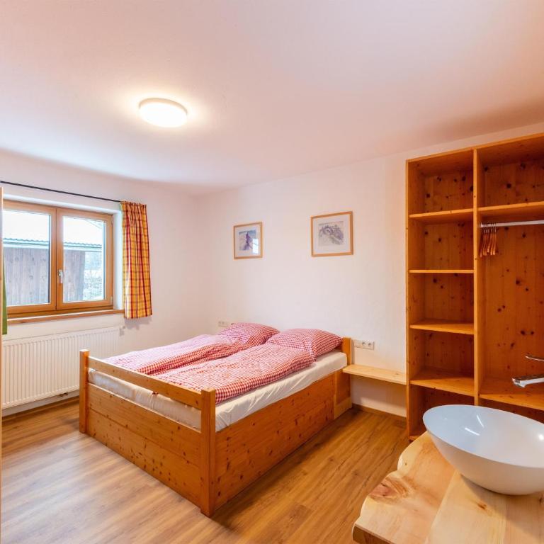 Farmhouse in Bramberg with Natural Pond - Maison de Vacances 5 Chambres - 29