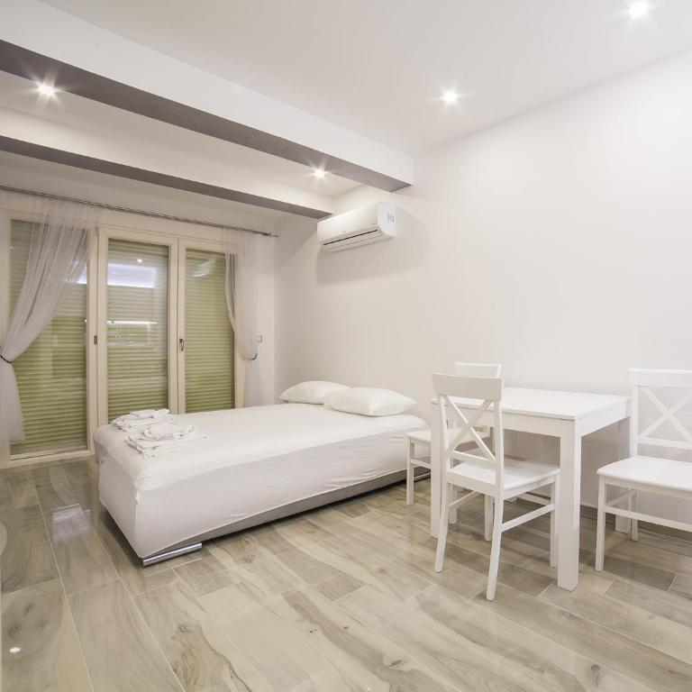 Sea Point Apart hotel Tivat - One-Bedroom Apartment with Pool View - 3