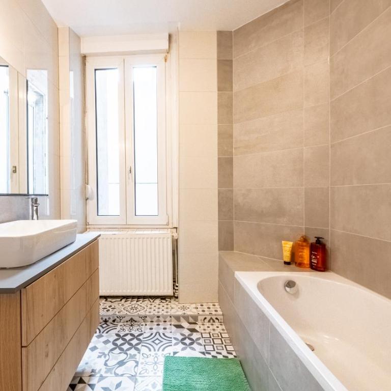 Appart Cocooning 6 Personnes Hyper Centre Mulhouse - Parking Gratuit - Apartment mit 2 Schlafzimmern - 5