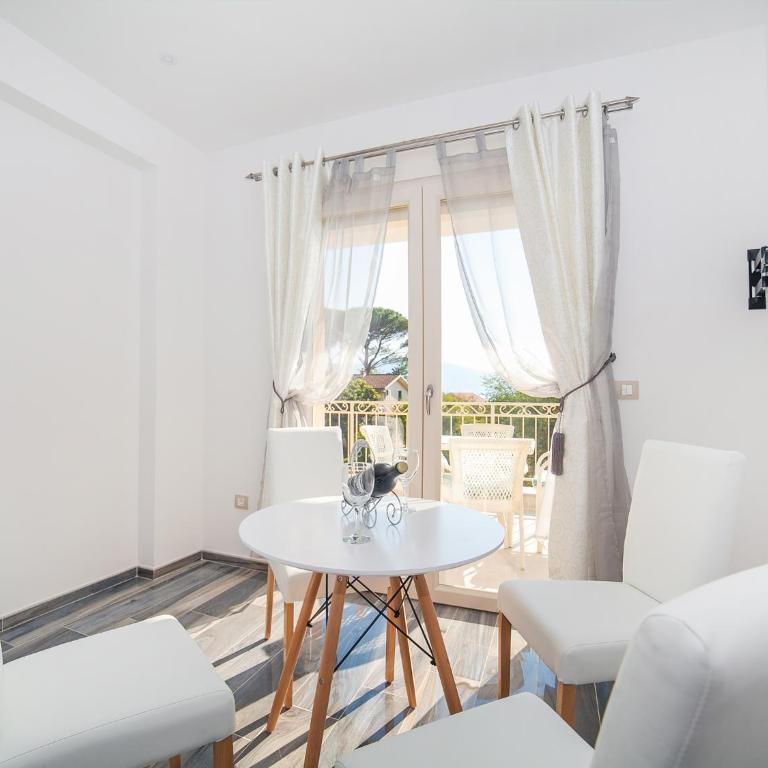 Sea Point Apart hotel Tivat - One Bedroom Apartment with Sea and Pool View - 2
