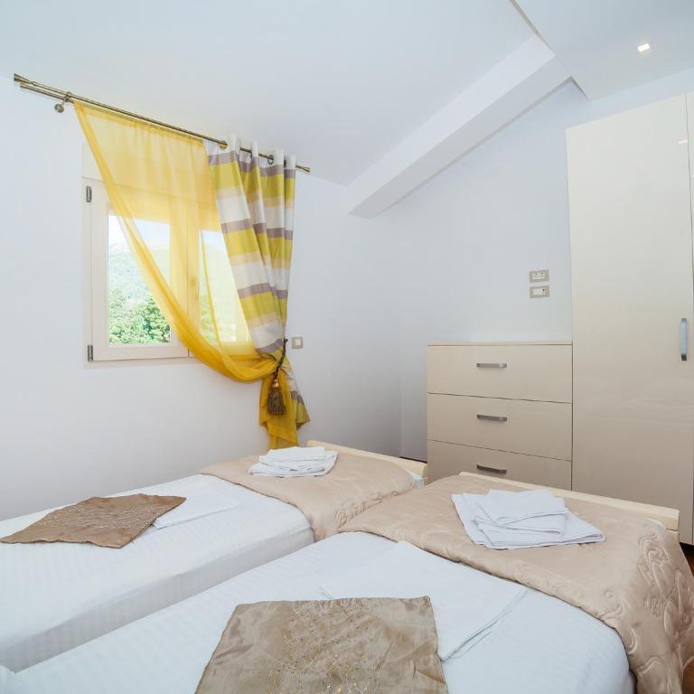 Sea Point Apart hotel Tivat - Three-Bedroom Apartment with Sea View - 11