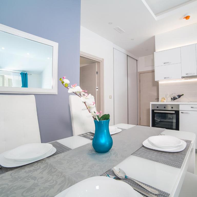 Sea Point Apart hotel Tivat - Two-Bedroom Apartment with Balcony and Sea View - 27