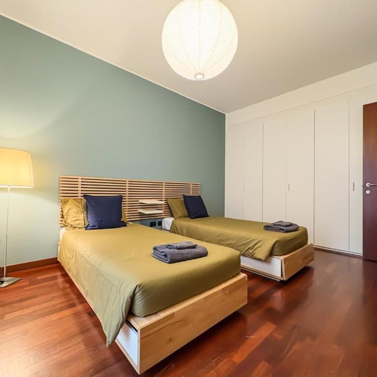 Large Apartment with Terrace - Two-Bedroom Apartment - 11