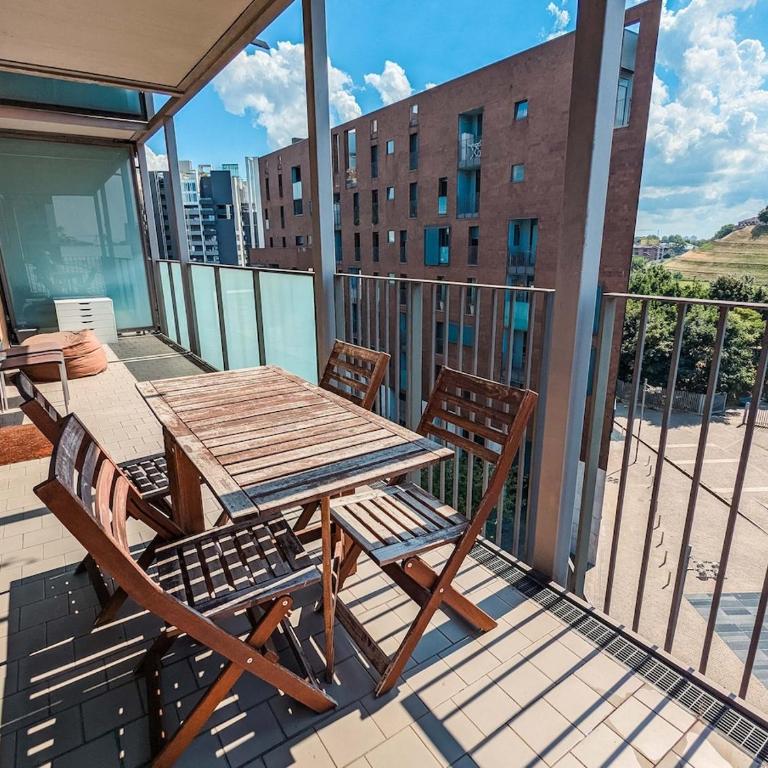 Large Apartment with Terrace - Two-Bedroom Apartment - 1