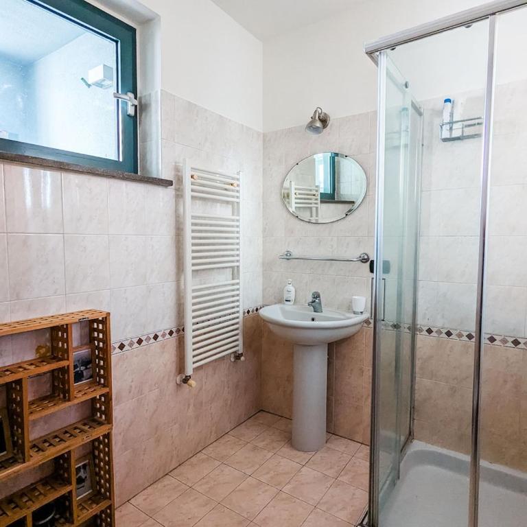 Large Apartment with Terrace - Two-Bedroom Apartment - 25