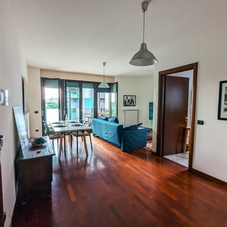 Large Apartment with Terrace - Two-Bedroom Apartment - 7