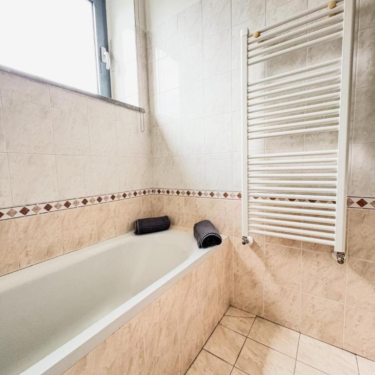 Large Apartment with Terrace - Two-Bedroom Apartment - 26
