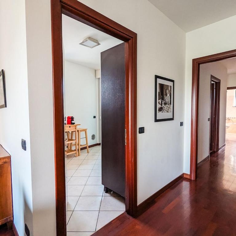 Large Apartment with Terrace - Two-Bedroom Apartment - 40