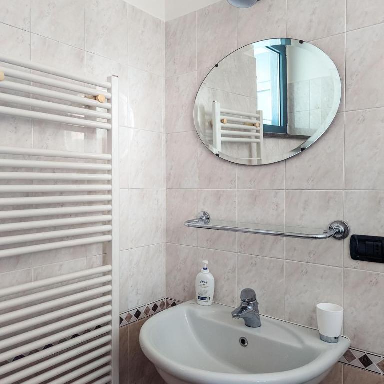 Large Apartment with Terrace - Two-Bedroom Apartment - 24