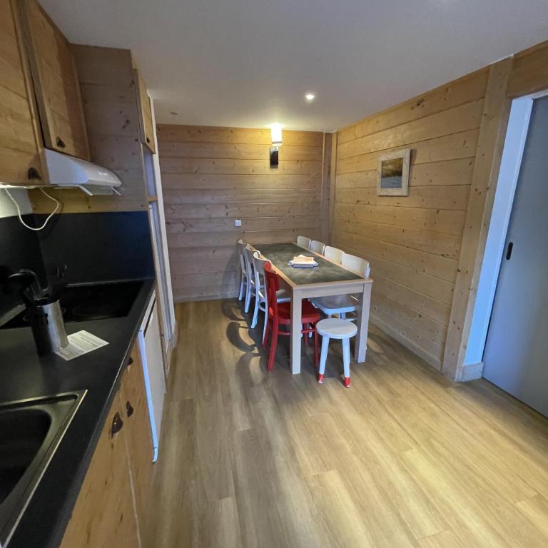1424 Aconit T 4 LES MENUIRES - Appartement 3 Chambres avec Balcon - 8