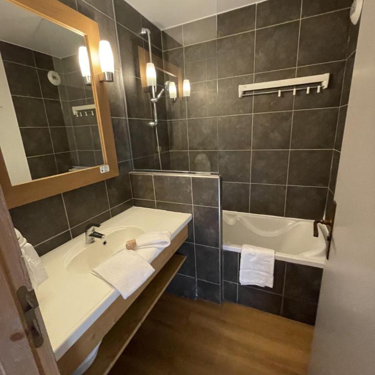 1424 Aconit T 4 LES MENUIRES - Appartement 3 Chambres avec Balcon - 21