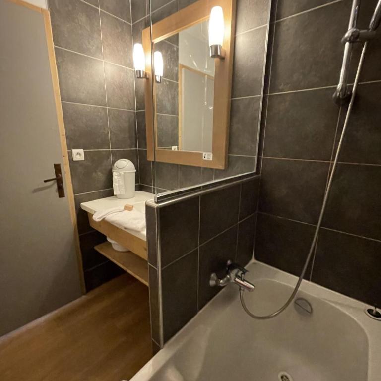1424 Aconit T 4 LES MENUIRES - Appartement 3 Chambres avec Balcon - 26