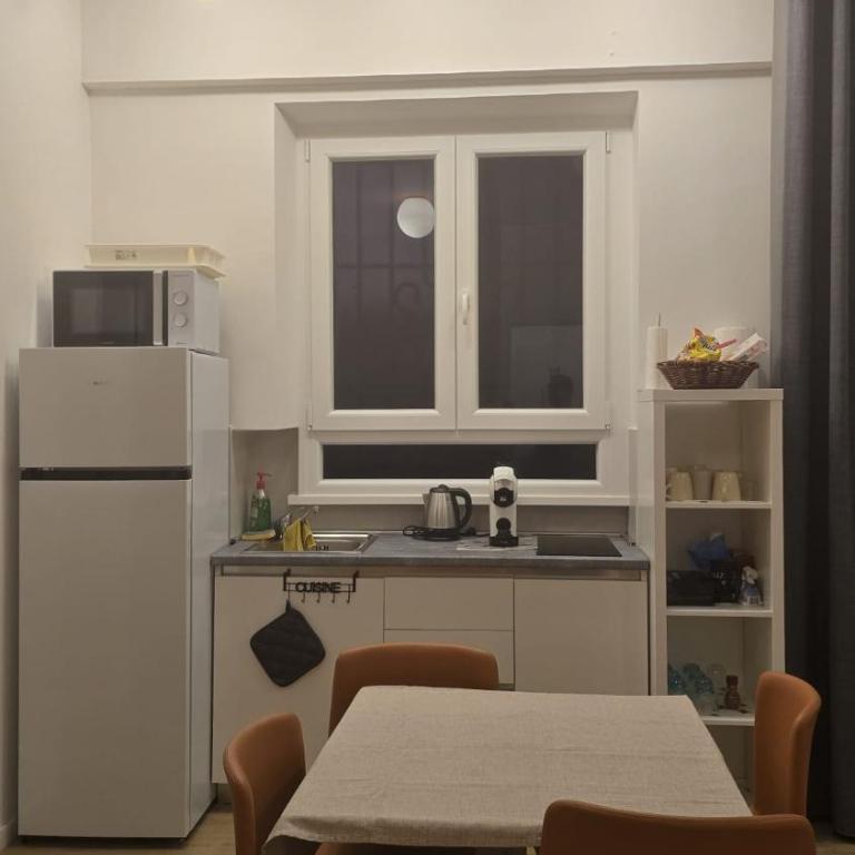 Domus Regis Rooms - Casa Vacanze con 3 Camere da Letto - 11
