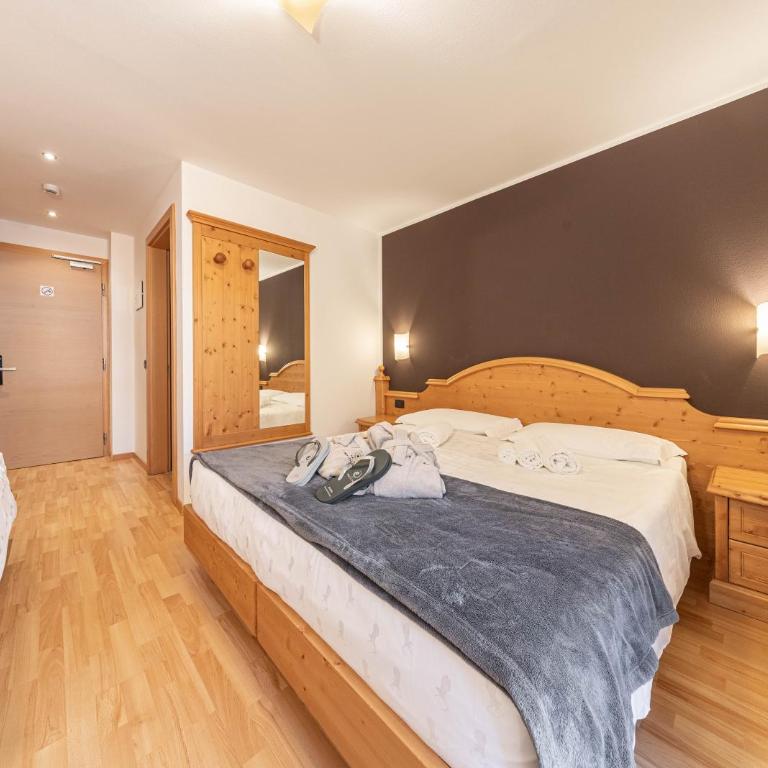 Hotel La Perla - Standard Triple Room - 1