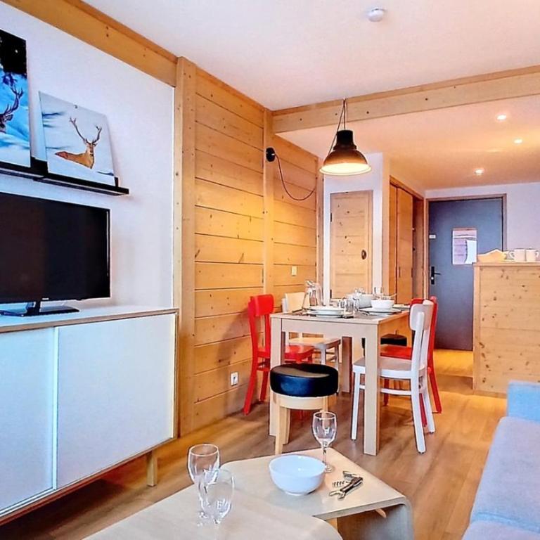 1208 Superbe T2 plein sud aux Menuires - Appartement 1 Chambre avec Balcon - 1