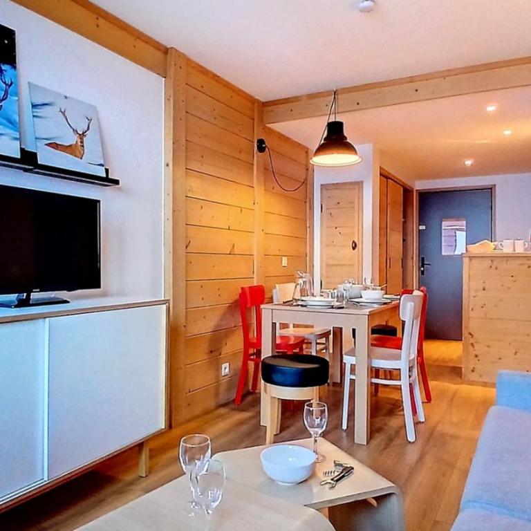 1208 Superbe T2 plein sud aux Menuires - Appartement 1 Chambre avec Balcon - 12