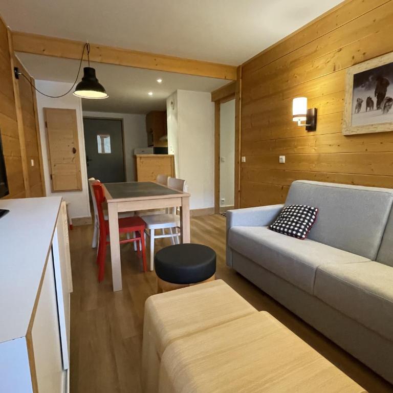 1208 Superbe T2 plein sud aux Menuires - Appartement 1 Chambre avec Balcon - 36