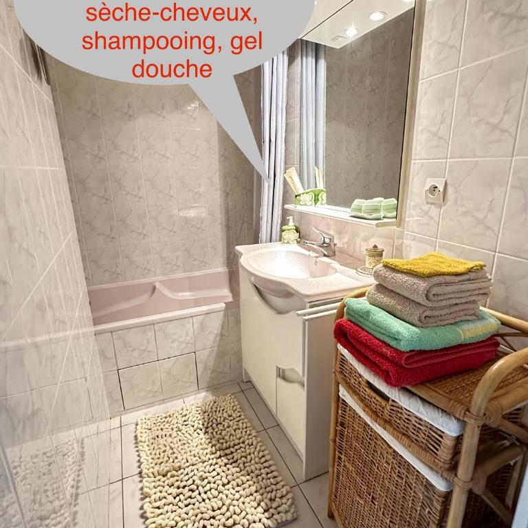 Appt, TERRASSE ,Vélo , Plages & port à proximité , idéalement bien Situé, Dernier étage - Appartement avec Terrasse - 15