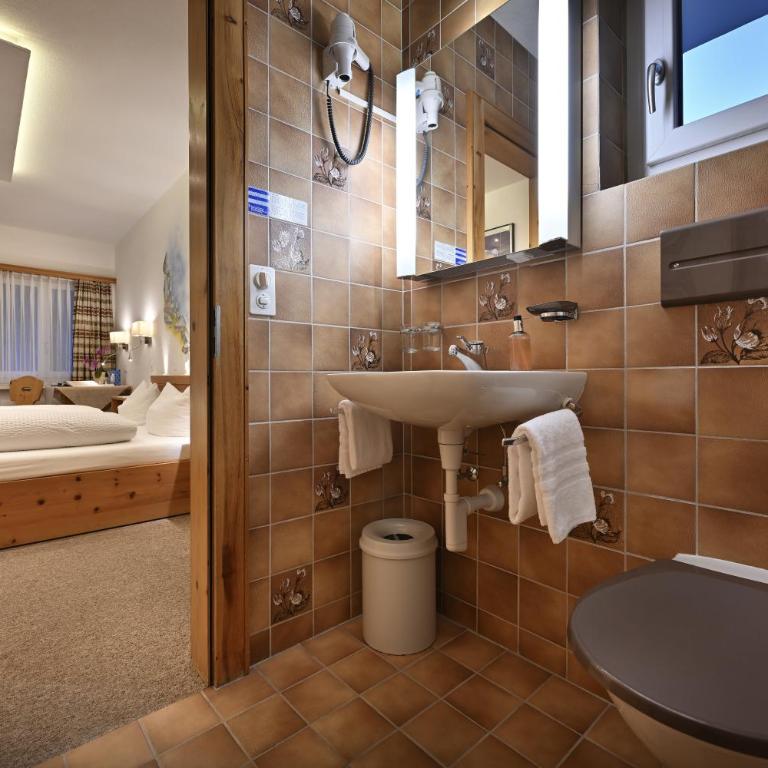 Hotel Acla Filli - Doppelzimmer mit Balkon - 3