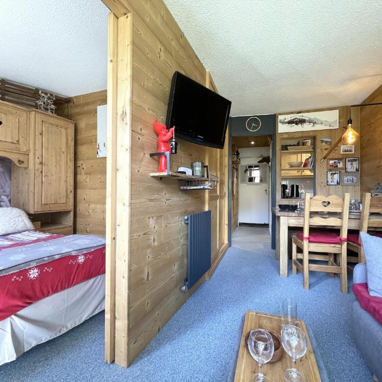 127 T2 coin nuit style Chalet 3 Vallees - Appartement 1 Chambre avec Balcon et Vue sur les Montagnes - 2