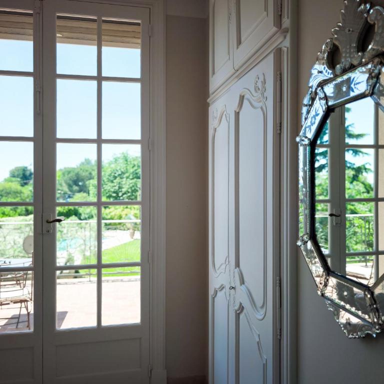 Chambres d'hôtes - Nîmes - Villa des roses - Chambre Double - Vue sur Jardin - 10