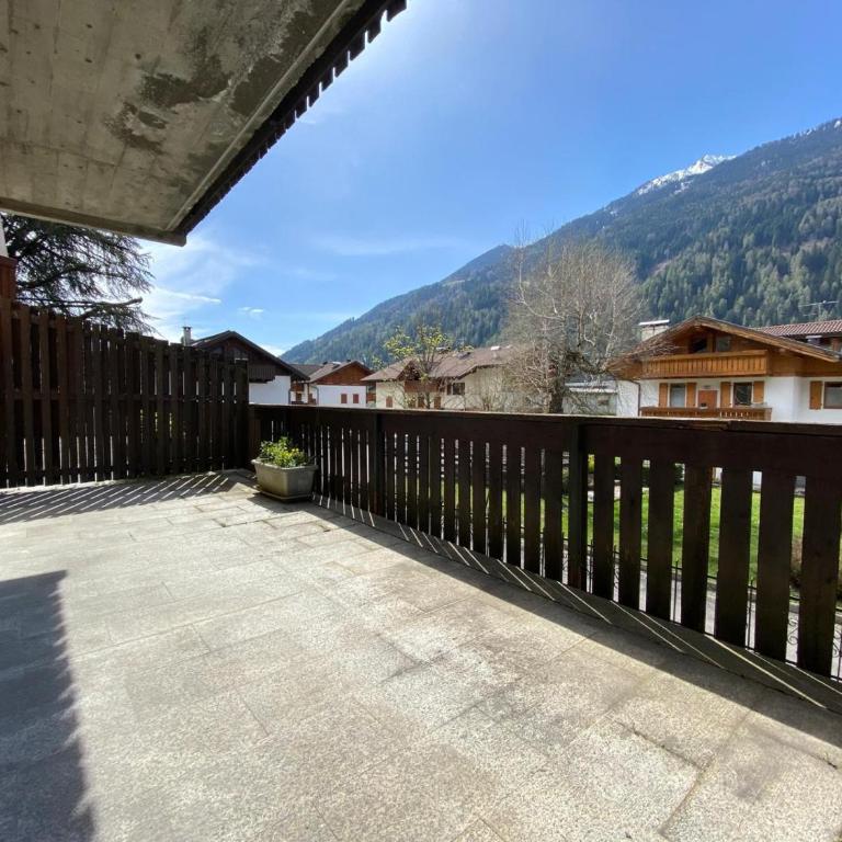 089 Ampio trilocale con doppi servizi, Giustino - Apartamento de 2 dormitorios con vistas - 1