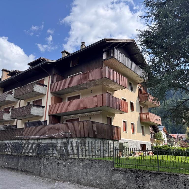 089 Ampio trilocale con doppi servizi, Giustino - Apartamento de 2 dormitorios con vistas - 4