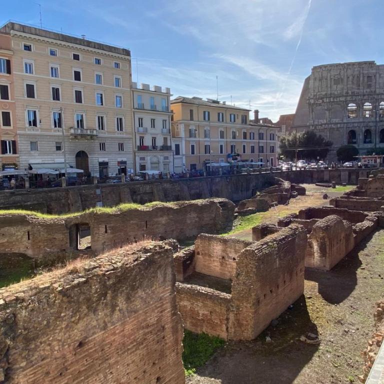 Tour de Rome - Two-Bedroom Apartment - 33