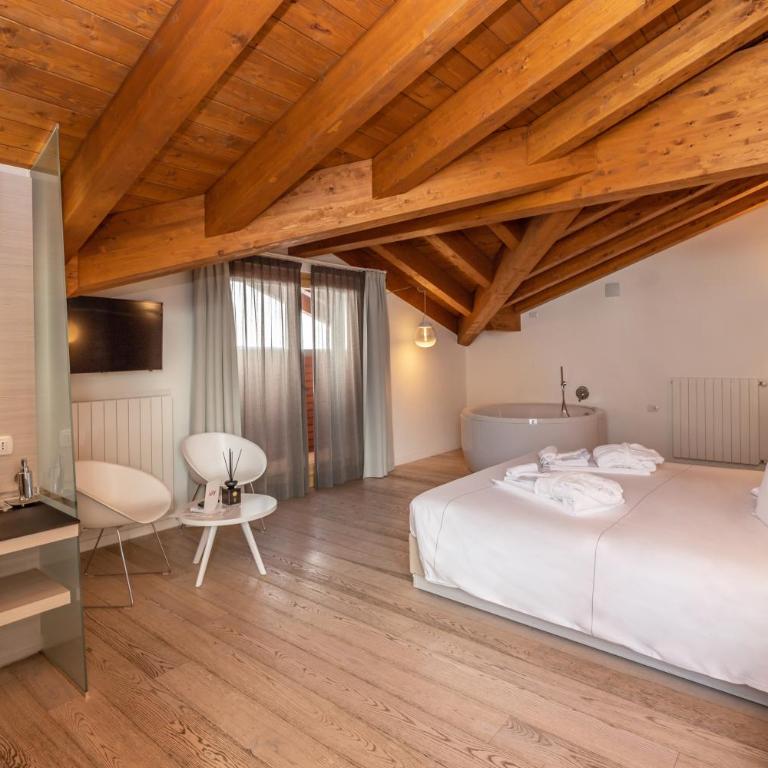 White Angel Hotel - Junior Suite - 3
