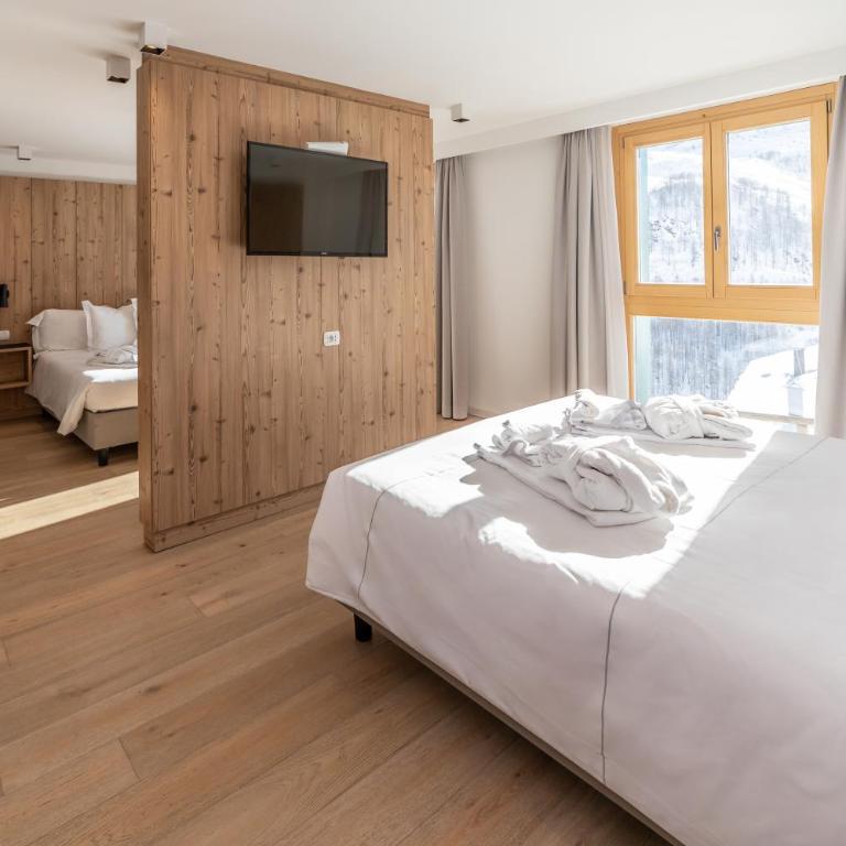 White Angel Hotel - Camera Familiare - 4