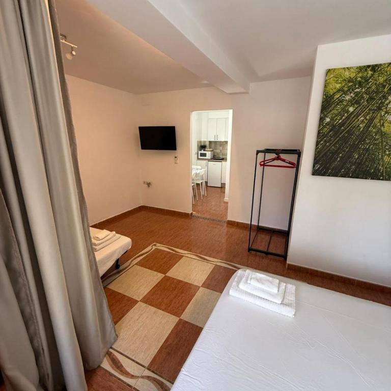 Habitaciones con cocina y baño privado de temporada Vacaciones largas Long Stay desde 11 noches - Family Room with Private Bathroom - 13