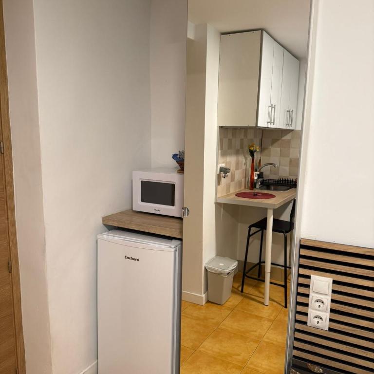 Habitaciones con cocina y baño privado de temporada Vacaciones largas Long Stay desde 11 noches - Studio - 15