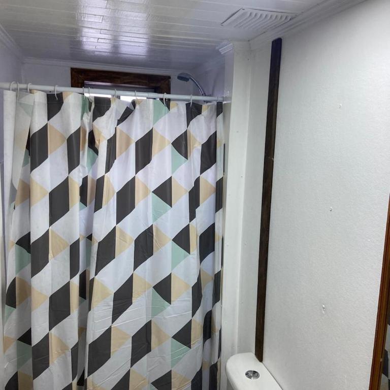 Hospedaje Corina Coyhaique - Double Room with Shared Bathroom - 1