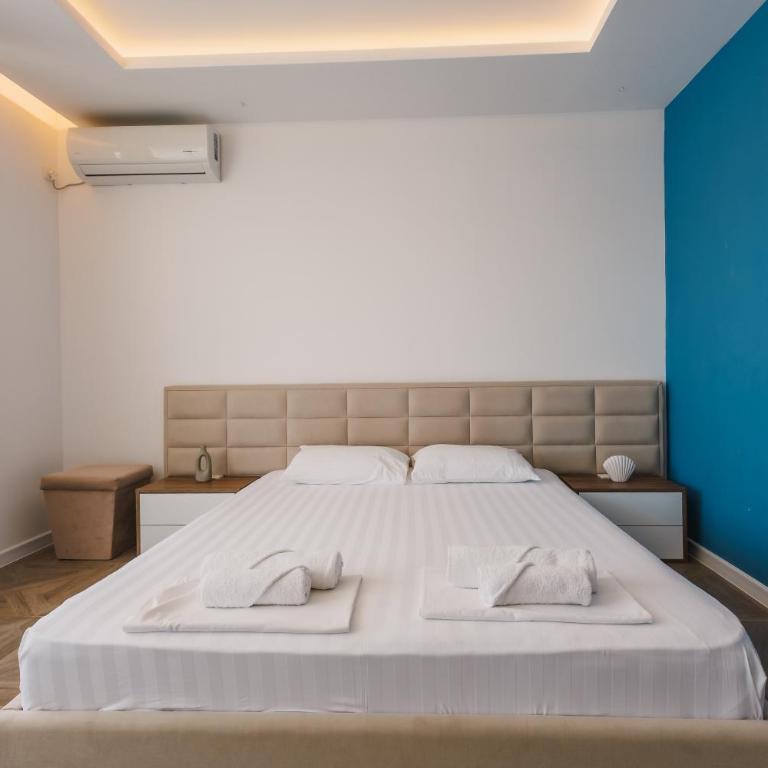 Apartments Stanaj - Dvokrevetna Soba sa Bračnim Krevetom i Pogledom na Bazen - 3