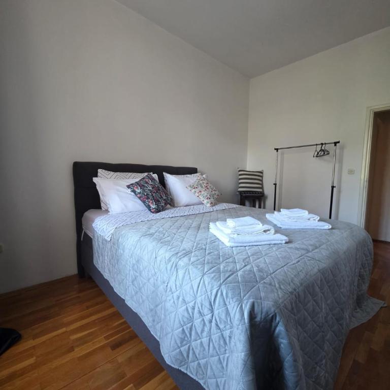 Zen Old Town - Two-Bedroom Apartment - 3