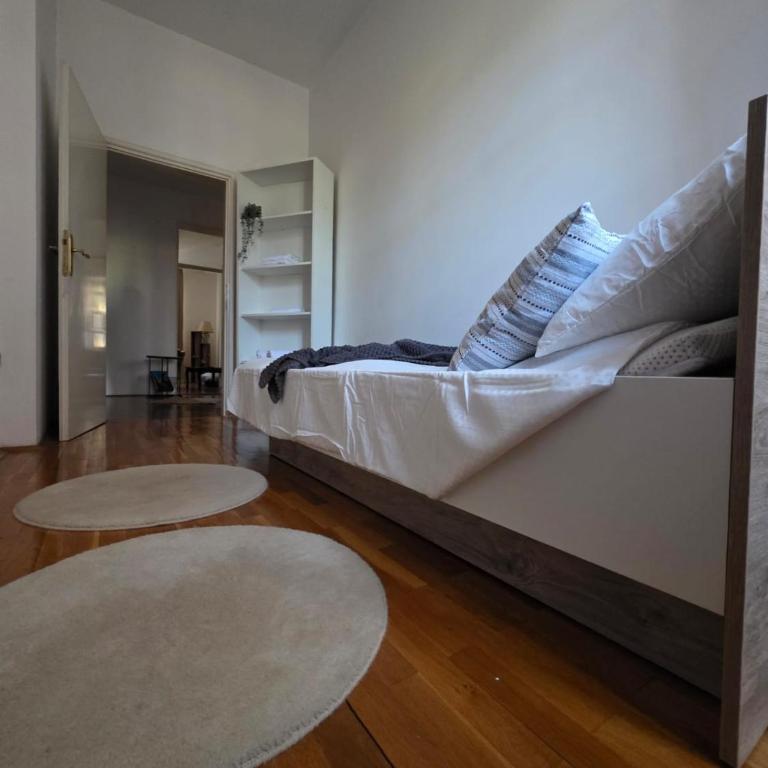 Zen Old Town - Two-Bedroom Apartment - 9