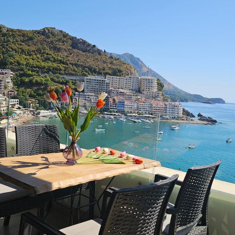 Royalisa Suites & Residence - Rafailovici Beachfront Luxury Living - Superior Suite with Sea View - 4