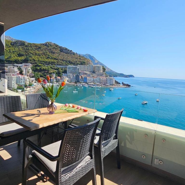 Royalisa Suites & Residence - Rafailovici Beachfront Luxury Living - Superior Suite with Sea View - 2